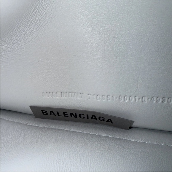 Authentic Balenciaga Logo Crush Chain Bag S Quilted Crushed Calf Optic White WT - Picture 10 of 12